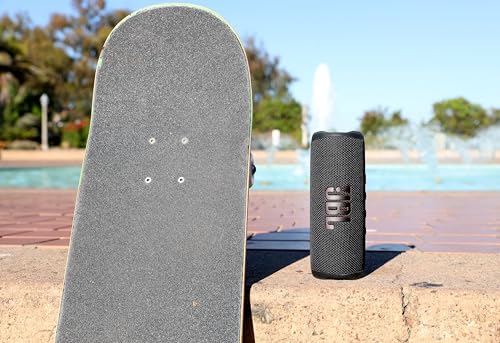 JBL Flip 6 - Portable Waterproof Speaker - Black | Louder, more powerful sound, IP67 waterproof and dustproof, 12 Hours of Playtime, Bold design